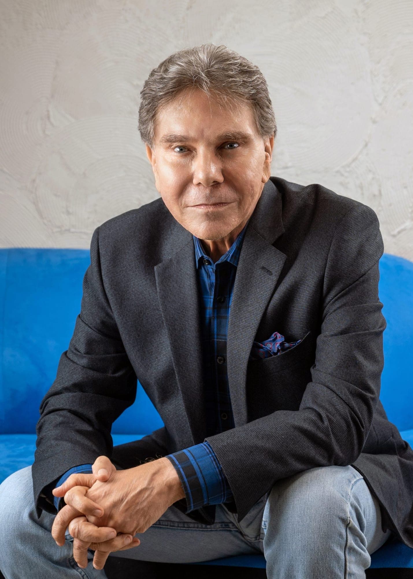 Dr. Robert Cialdini, the Godfather of Influence, addressing a keynote audience