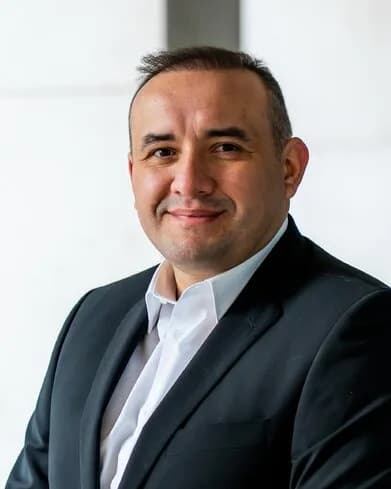 Portrait of Andrei Eugen Bob, Cialdini Institute Licensed Trainer